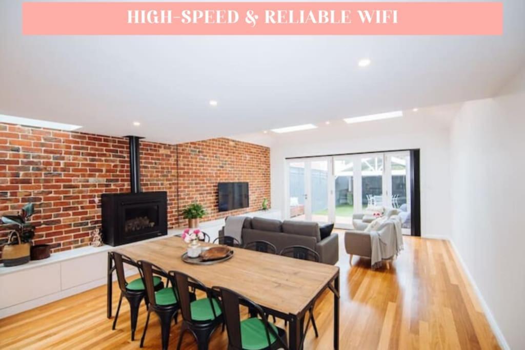 Sensational Renovated Cottage In Beautiful Seddon Melbourne Exterior photo