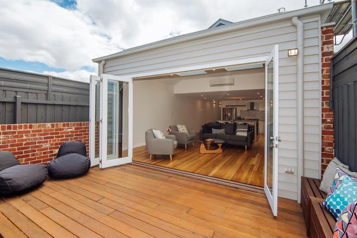 Sensational Renovated Cottage In Beautiful Seddon Melbourne Exterior photo